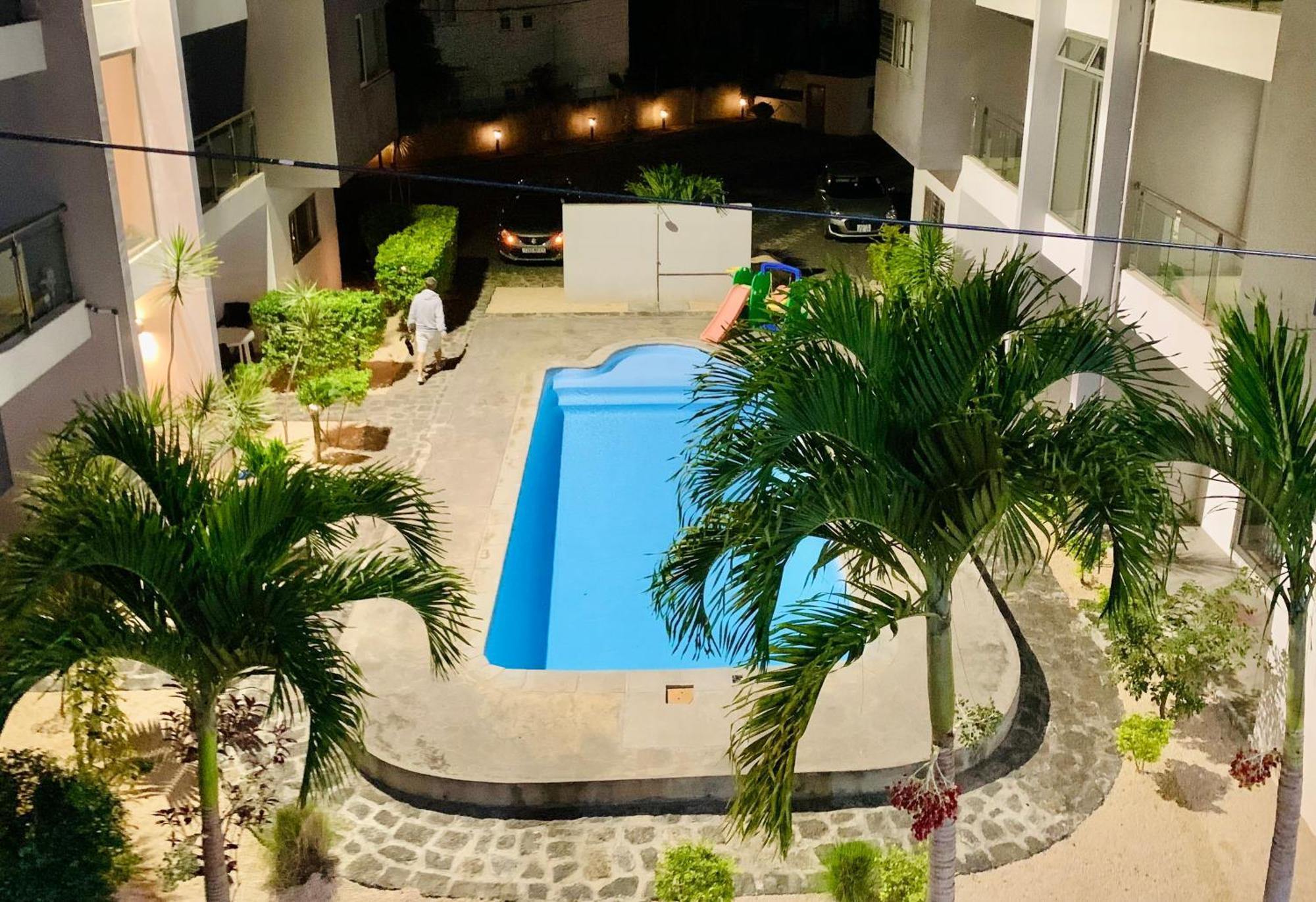 Ibiza Apartment - 150M From The Beach Flic en Flac Exterior photo